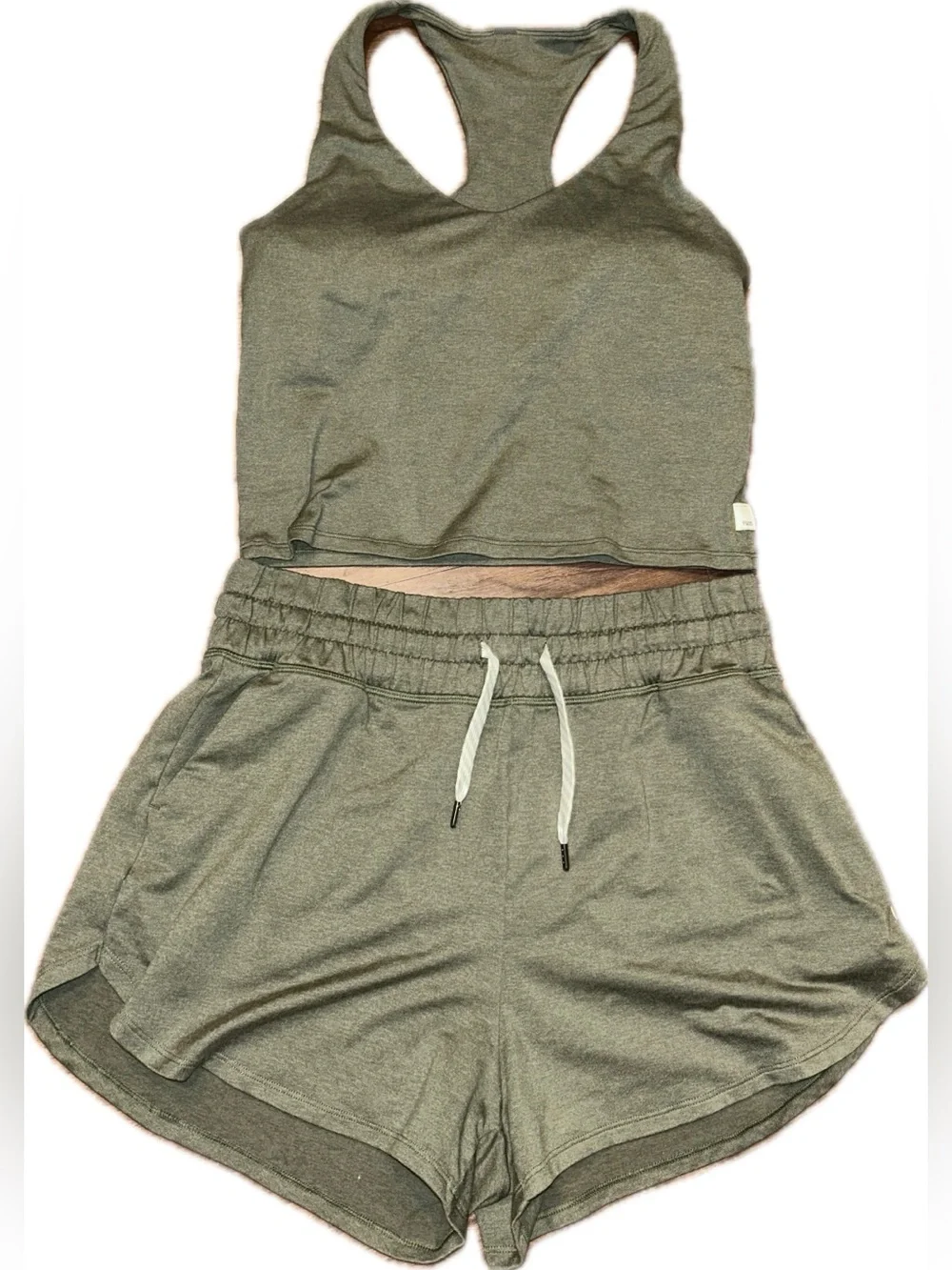 Vuori Halo Performance Dark Metal Heather Olive Gray Tank Top M Shorts L Set